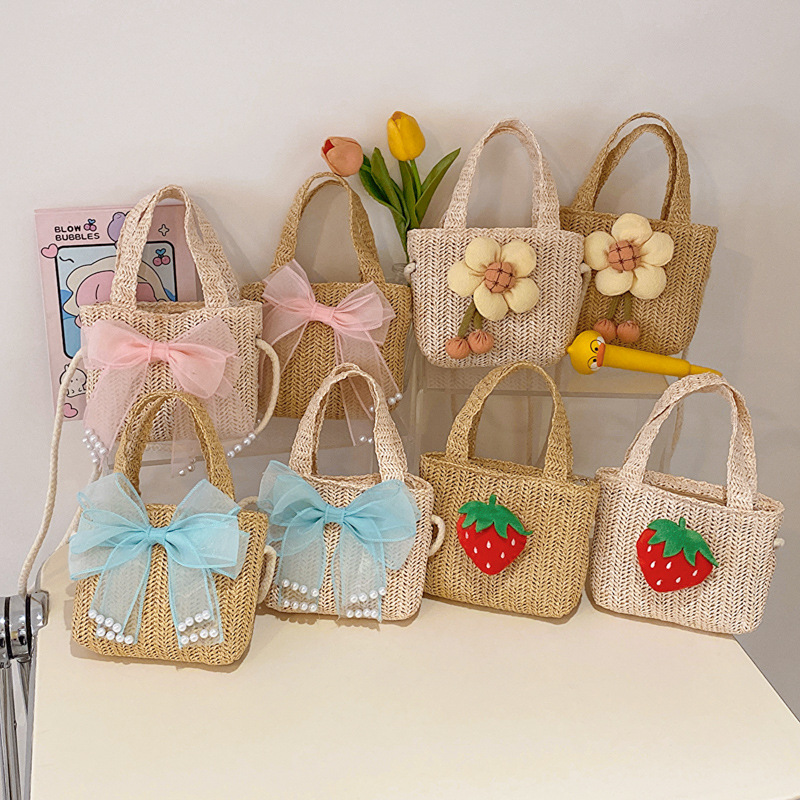 Bolso de mensajero para niños y niñas tejido de paja hecho a mano retro bolso de hombro para niños con flores lindas bolso de hombro para niños con fresa de dibujos animados