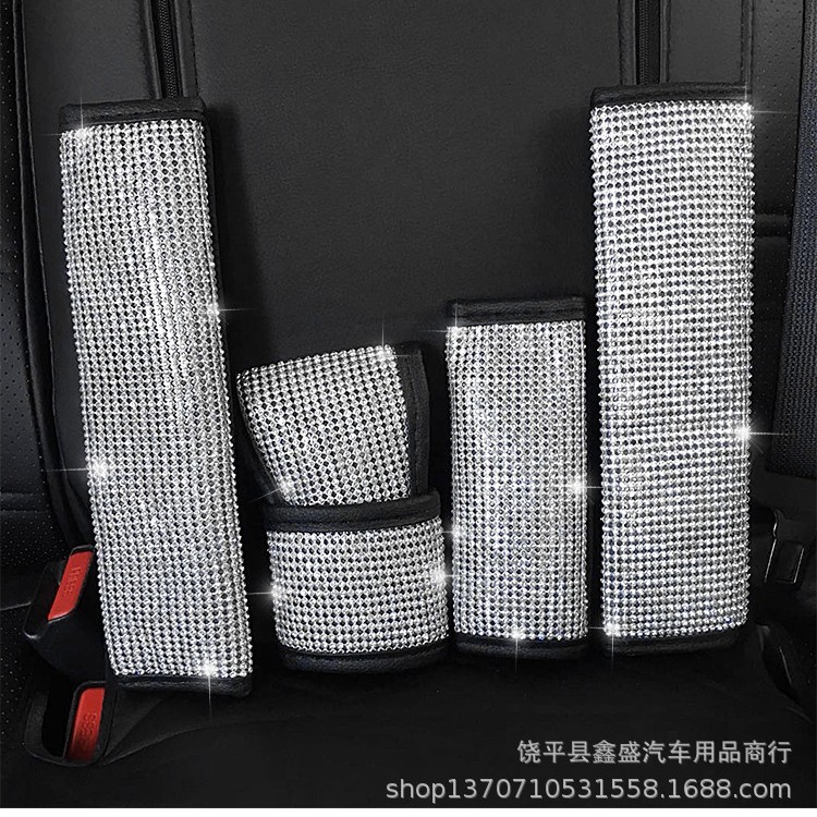 Juego pequeño de accesorios para coche con adornos de diamantes de imitación, funda para freno de mano, funda para pomo de cambio de marchas, almohadilla para el hombro del cinturón de seguridad, decorativo, adecuado para todas las estaciones.
