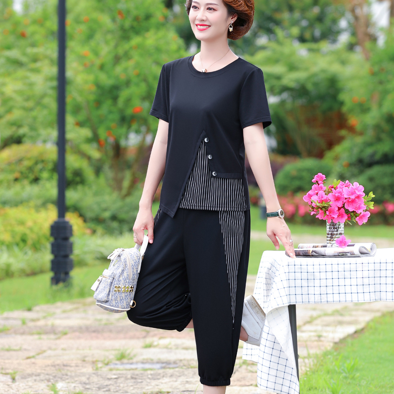 Mother's Summer Wear Sports suit Foreign Elegant Top Middle-aged and Elderly Women's plus size Short-sleeved T-shirt Casual Two-piece Set