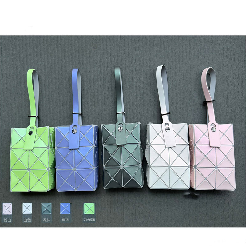 23日本原廠限定新款時尚菱格磨砂女士手機包mini迷你鑰匙卡包