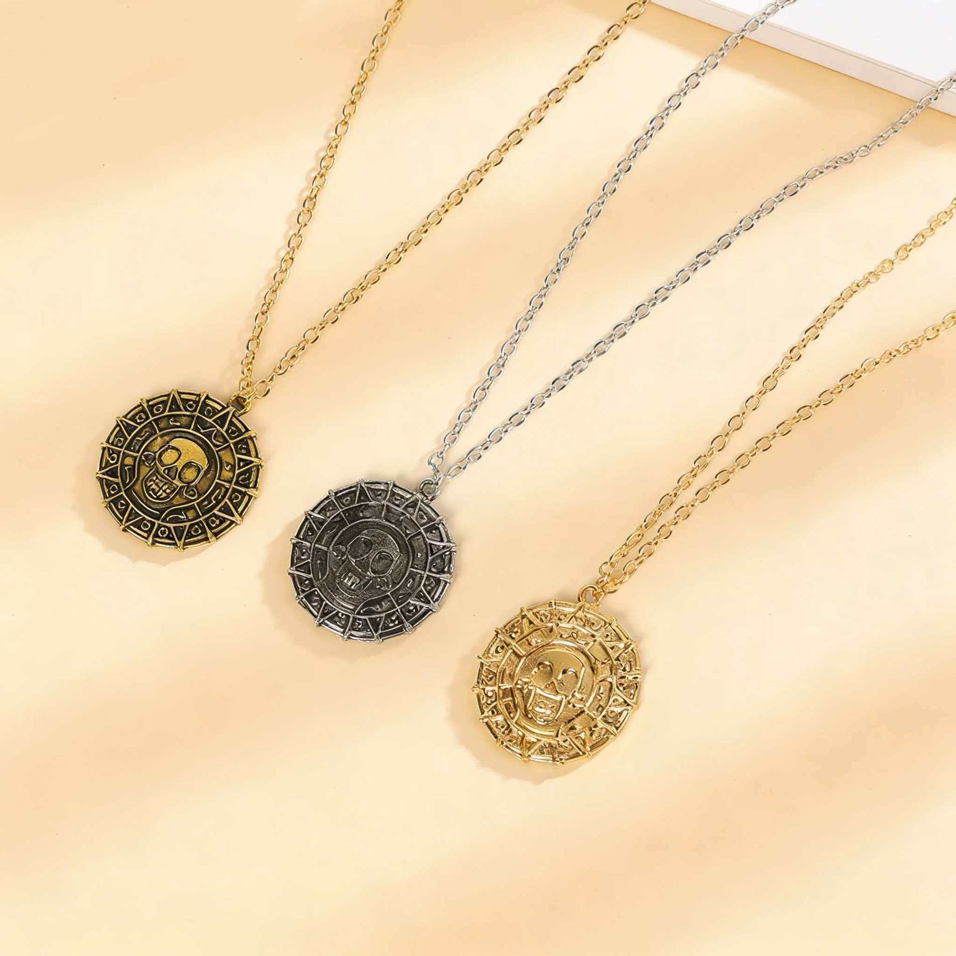 European and American Cross-Border Skull Necklace for Men, Retro Alloy Skull Pendant, Gothic Horror Necklace Jewelry Wholesale