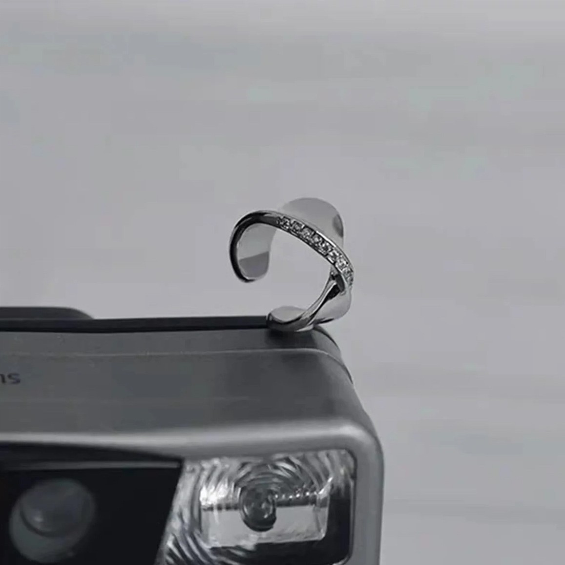 Cross Ear Cuff For Men, Non-pierced Glossy Earring Accessory_voghion.com