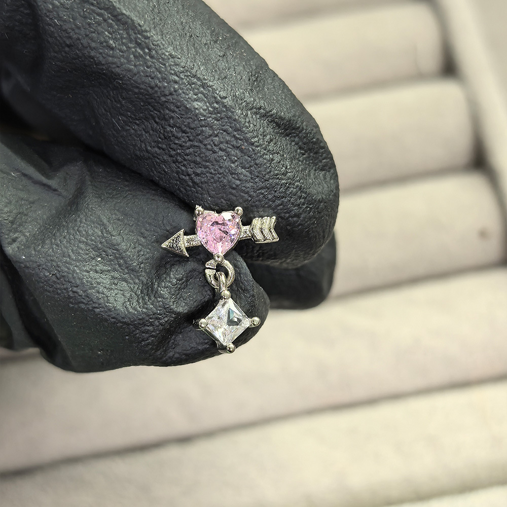 Colgante de corazón con flecha, pendiente de labio con diamantes, rosca externa de acero inoxidable, estilo dulce, moderno y atractivo._voghion.com