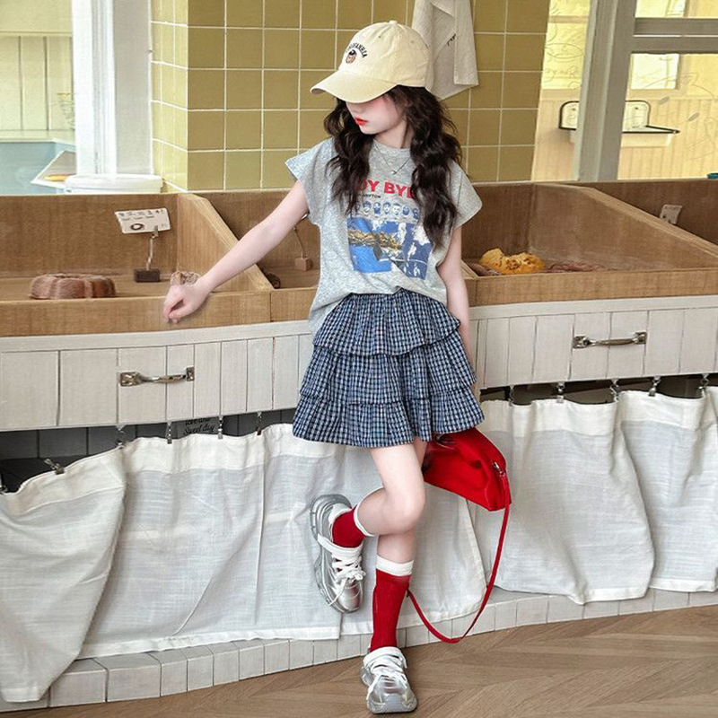 New versatile and trendy girls' sports short-sleeved two-piece set, stylish children's fashion school style summer casual suit