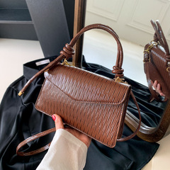 Elegant and minimalist fashion trendy 2023 summer handbag, popular new style, stylish single shoulder crossbody small square bag