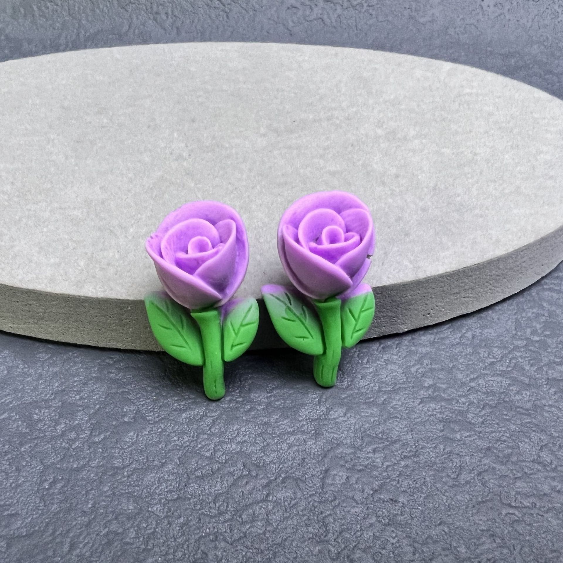 1 Pair Cute Cartoon Dinosaur Flower Resin Women's Ear Studs display picture 3