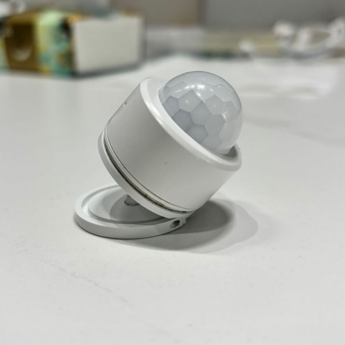 Sueño inteligente zigbee3.0 cuerpo humano móvil PIR sensor infrarrojo luz sensor multifunción