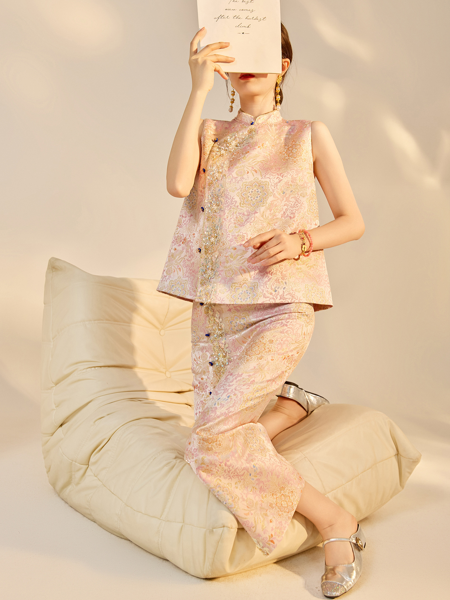 Bộ áo gile và chân váy chẻ cao phong cách Trung Hoa đính cườm thêu sequin mùa thu — nửa váy, Trang chủ