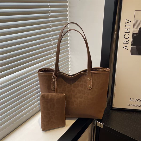 Retro Bag Women's Large Capacity 2025 New Autumn and Winter Versatile Casual Shoulder Bag Texture Commuter Tote Bag