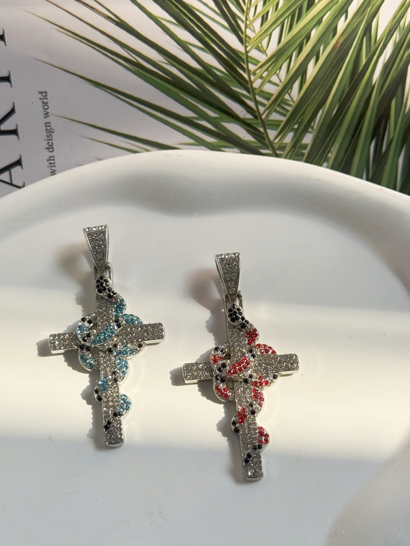 reveal His Soul. Gift Him The Iconic Cuban Chain. Pair It With A Pendant - This Is Not Just Jewelry, But A Symbol Of Confidence, Heritage, And The Uni_voghion.com