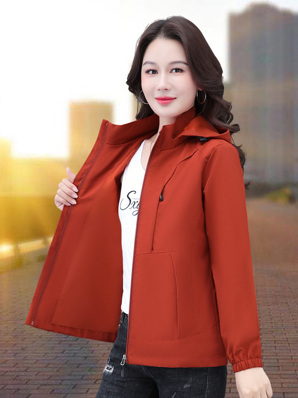 夹克外套女士春秋款2025新款爆款休闲妈妈短款风衣户外冲锋衣薄款|undefined