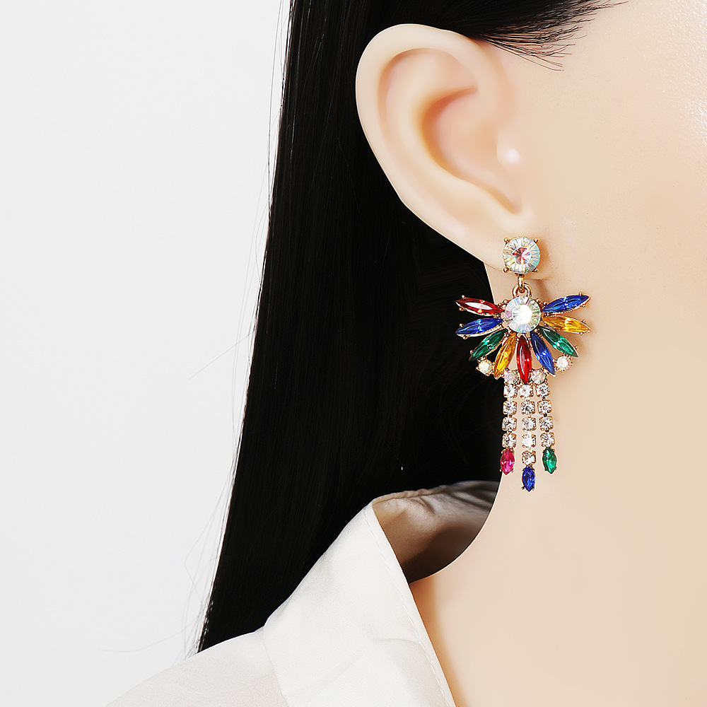 New Geometric Flower Hollow Diamond Earrings Tassel Earrings Ear Jewelry display picture 3