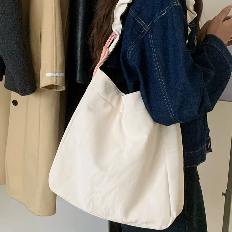 Genuine small design travel bag, capacious shoulder bag, high-end