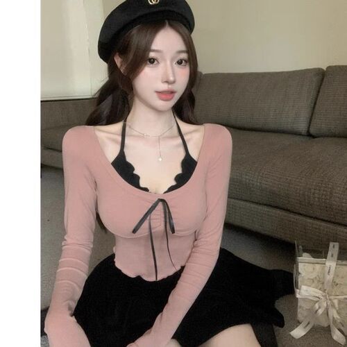 Handcrafted, sweet-and-spicy girl-style design—halter-neck, waist-slimming, long-sleeved T-shirt for women—short bottoming top.