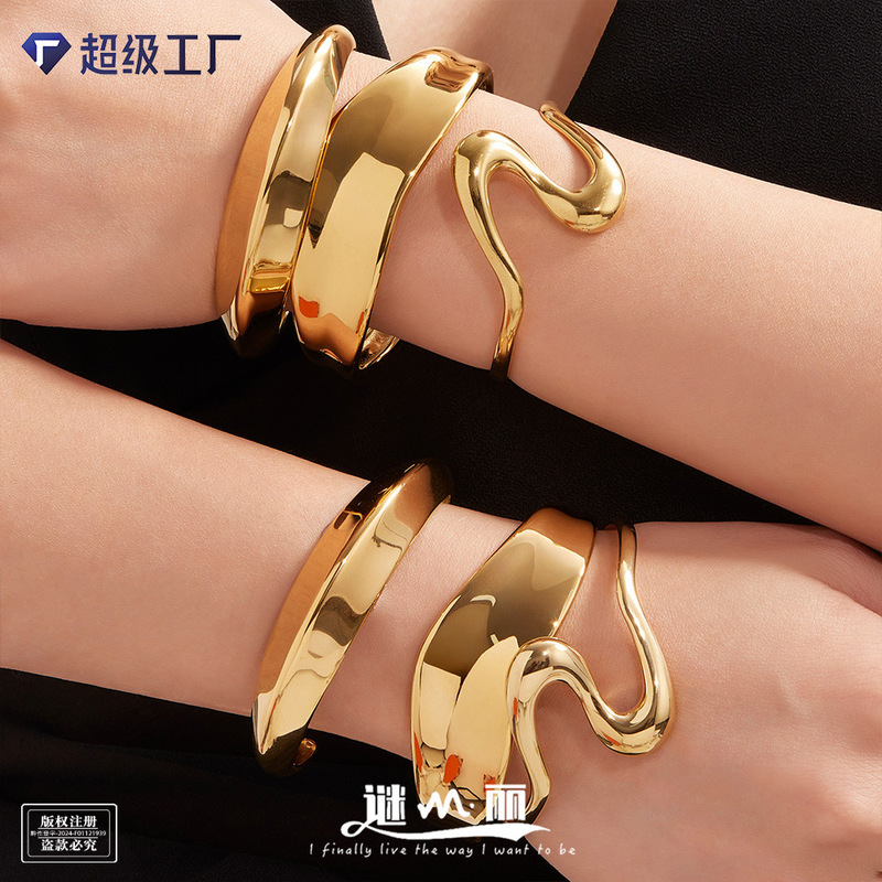 Mili European and American Environmentally Friendly Titanium Steel Geometric Open Bracelet Combination Plated with 18K Real Gold Texture Curve Design Bracelet