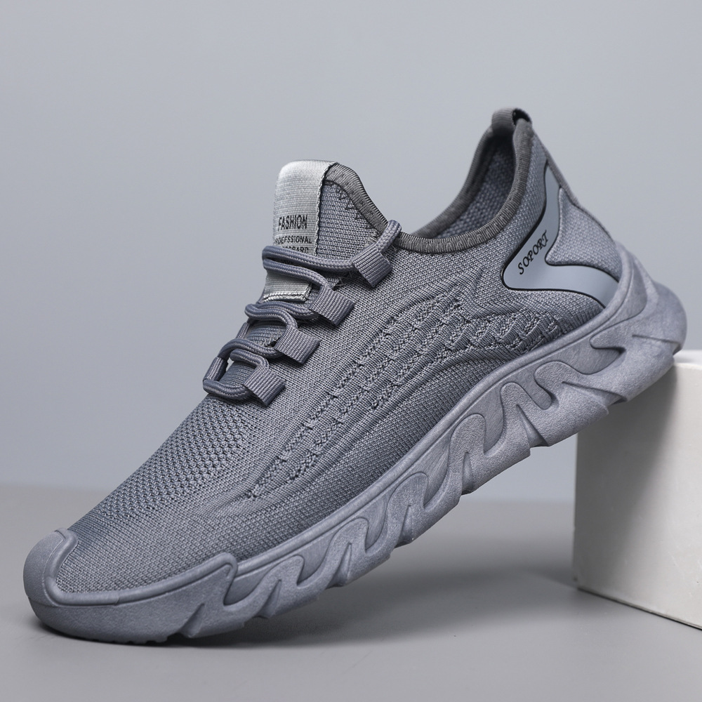 Fábrica al por mayor zapatos de hombre de primavera nuevos zapatos casuales transpirables de moda estudiantes zapatos deportivos cómodos de altura baja