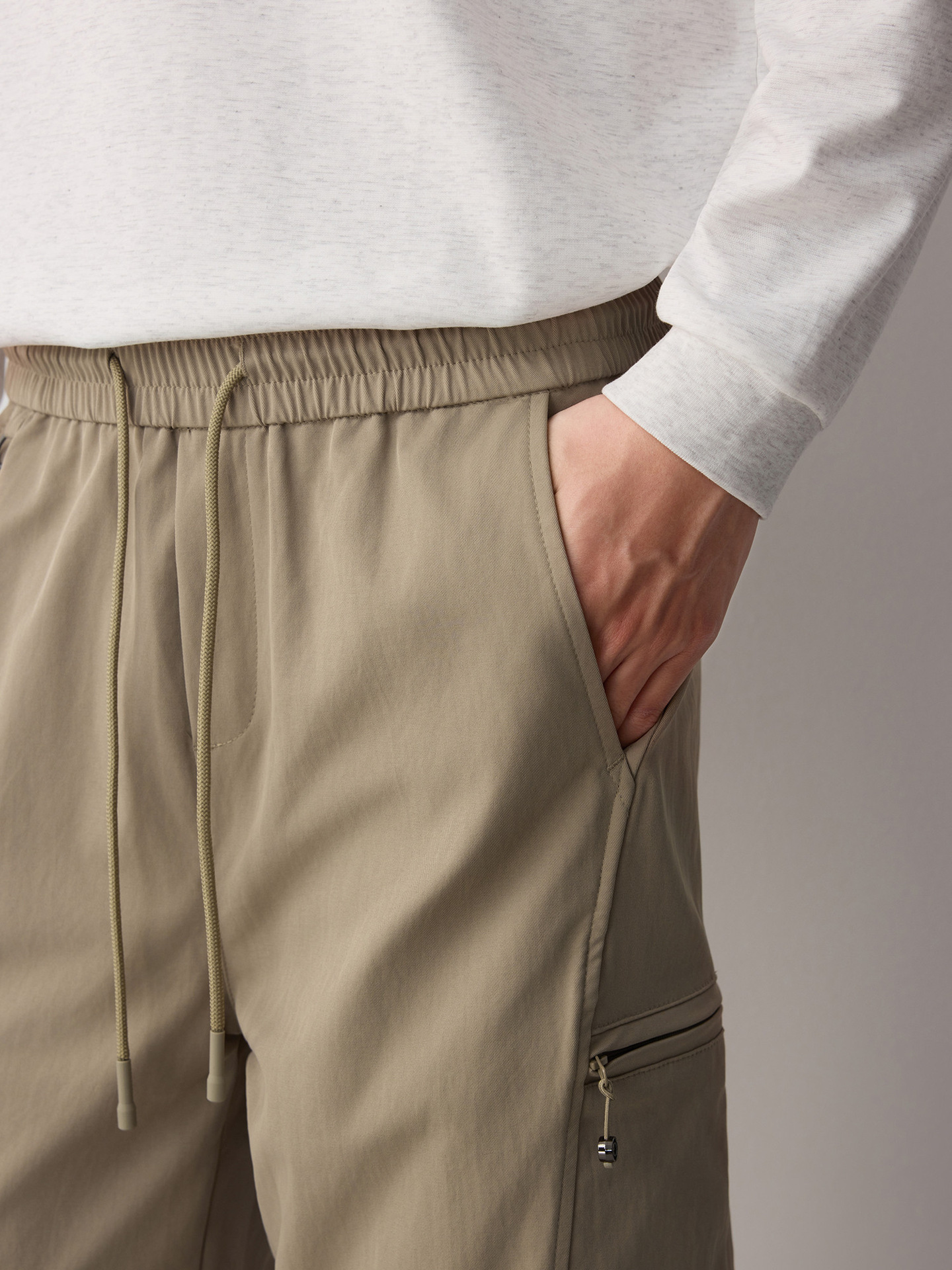 Quần thể thao nam kiểu dáng thành phố, chất liệu kaki, phong cách công sở — đen