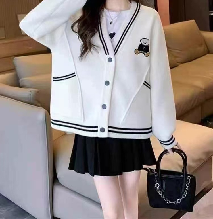 ​​Women's Cozy Bear-Pattern Knit Cardigan – Solid Color College Style Sweater (Mint/Black/Ash/Apricot, One Size Fits Most)​​_voghion.com