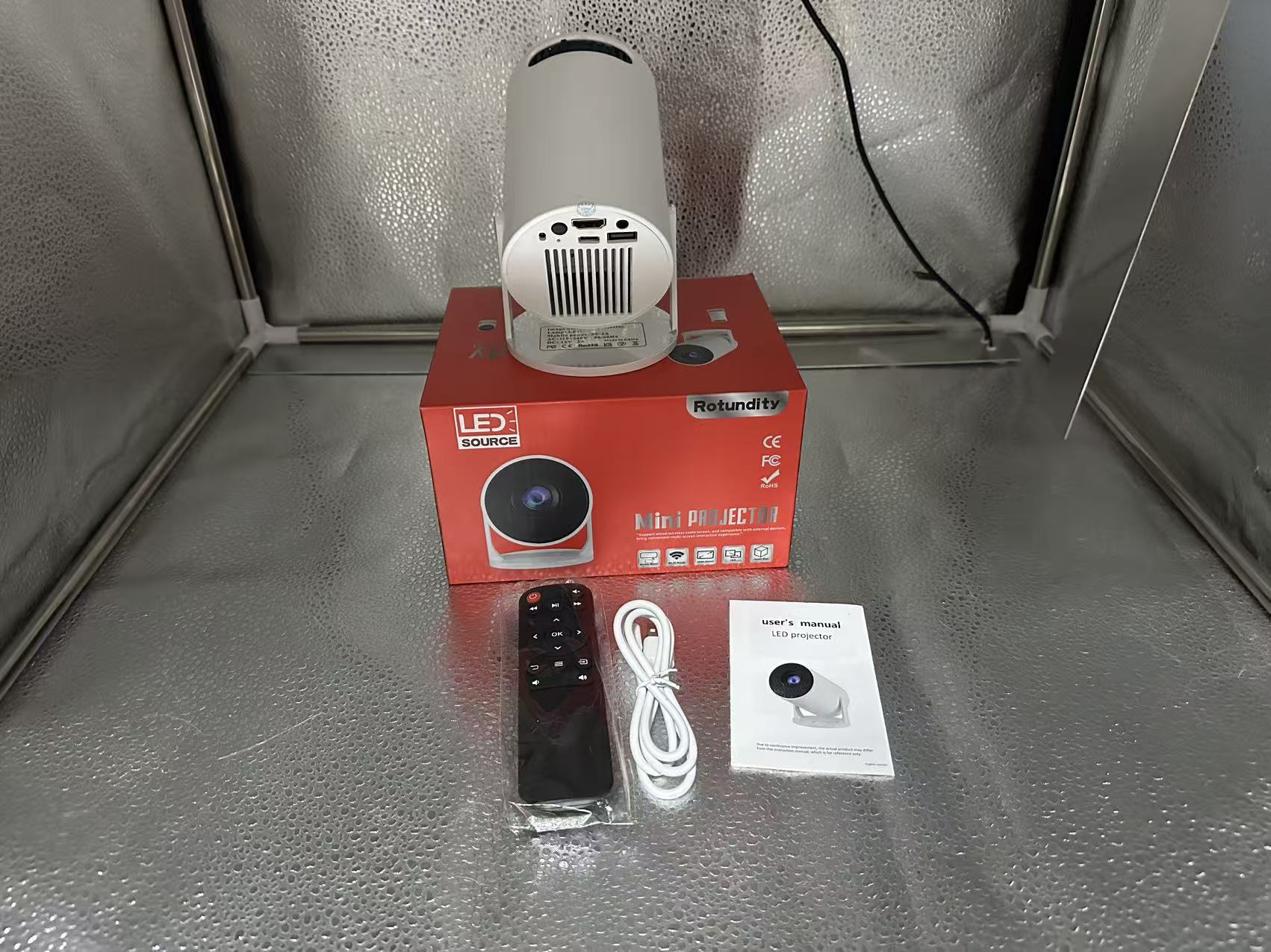 HY300 Beamer Cross-Border Wireless Screen Mirroring Mini Heimkino Outdoor Tragbar M5 Projektor