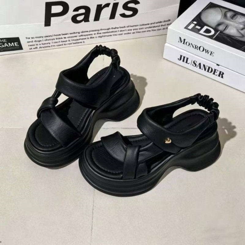 Muffin de fondo grueso para aumentar la altura de las sandalias romanas de mujer 2026 verano nuevo zapatos de playa para usar fuera de verano