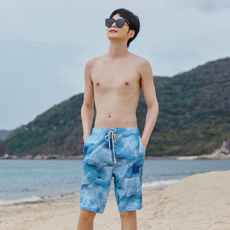 하늘색 판타지 컬러 남성 스타일