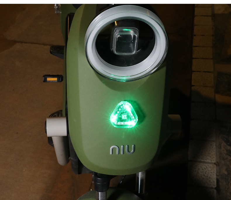 Motorcycle Navigation Light Strobe Light Modified Triangle Solar Light Universal Strobe Motorcycle Electric Non-Wired Car