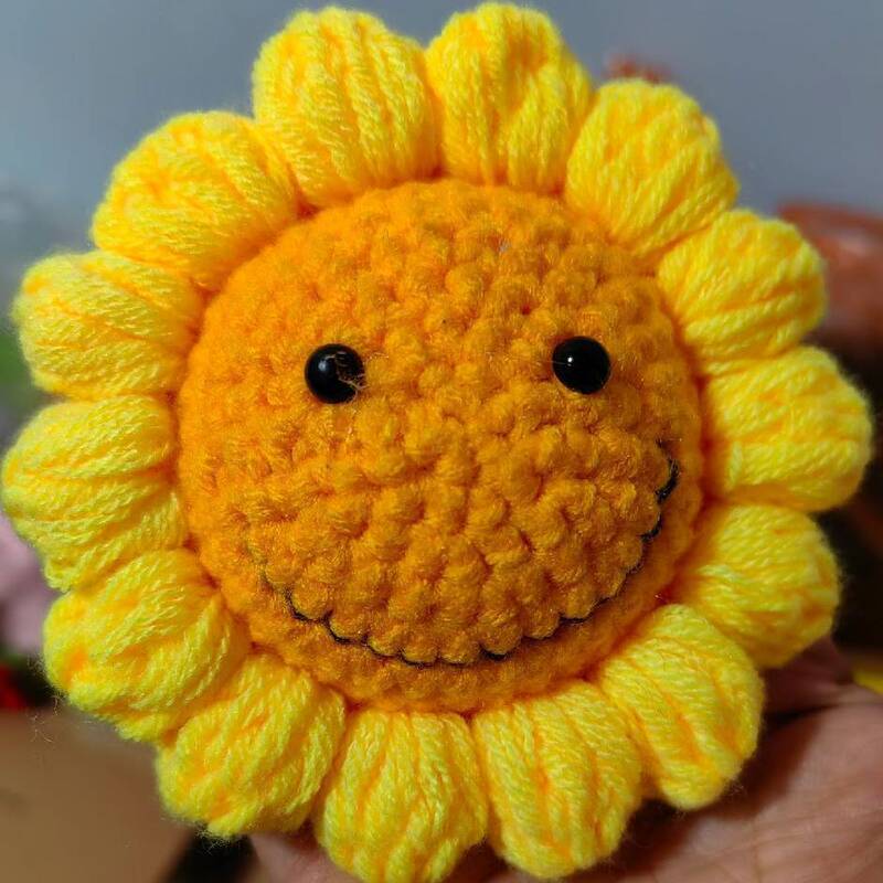 Sunflower Flower Heads Direct from the Factory, Handmade Knitted Yarn Flowers, Teacher's Day Gift Sunflower Flower Heads Direct from the Factory, Handmade Knitted Yarn Flowers, Teacher's Day Gift