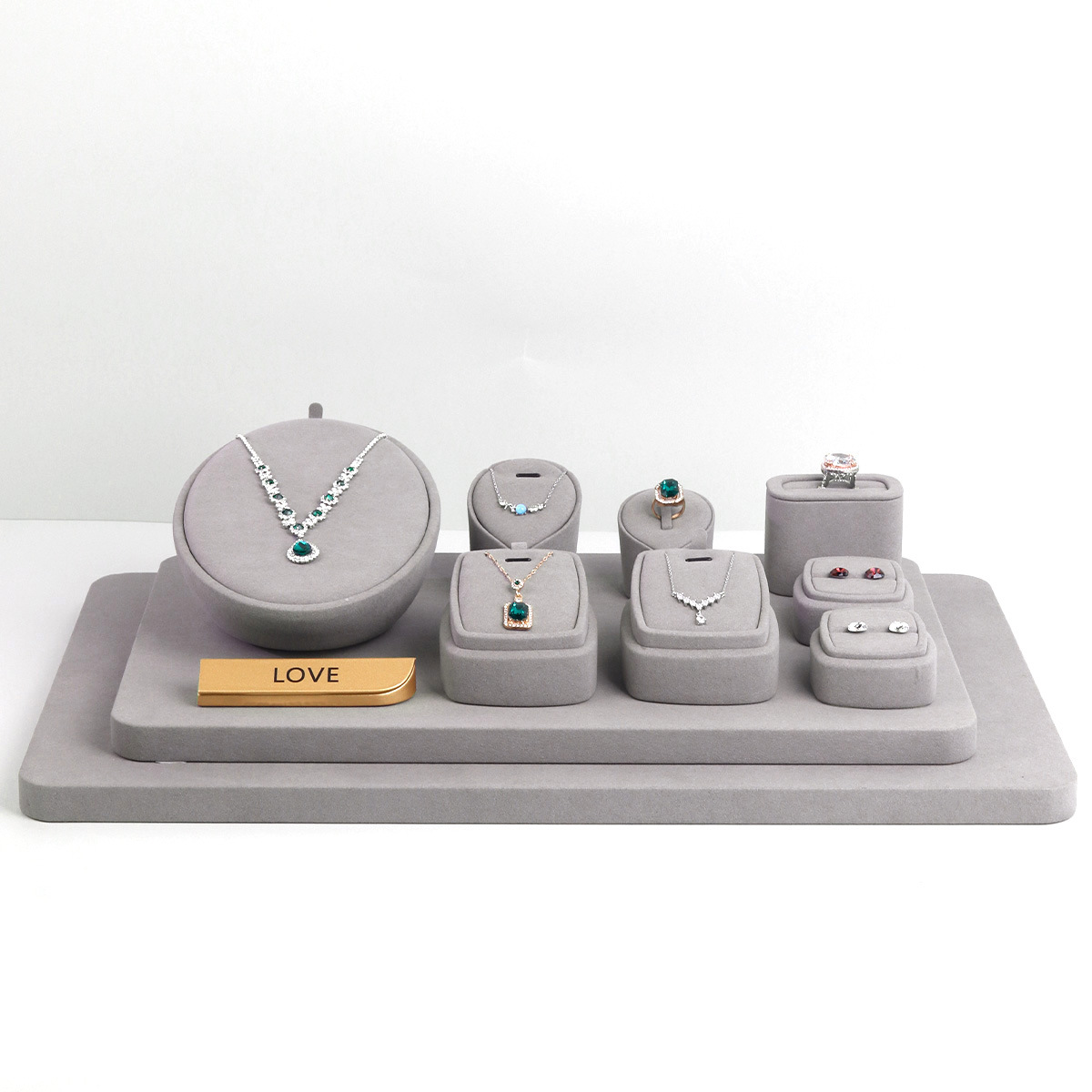 �¿��̨���˻�ɫ�鱦չʾ����������ָ�����������γ���չʾ��