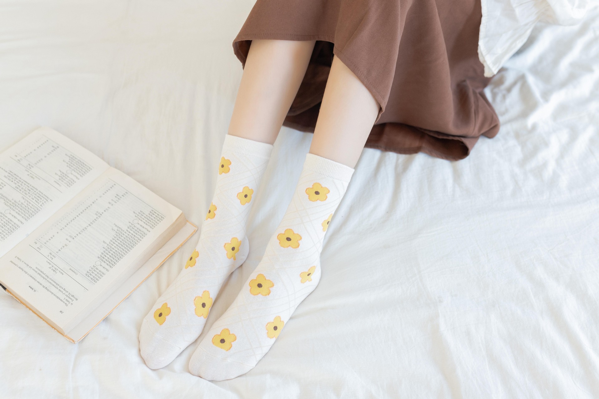 64g Weight Breathable Function Flower Pattern Yellow Color One Size Size Korean Small Flower Tube Socks Cute Retro Style Cotton Socks Four Seasons Thin Section 2