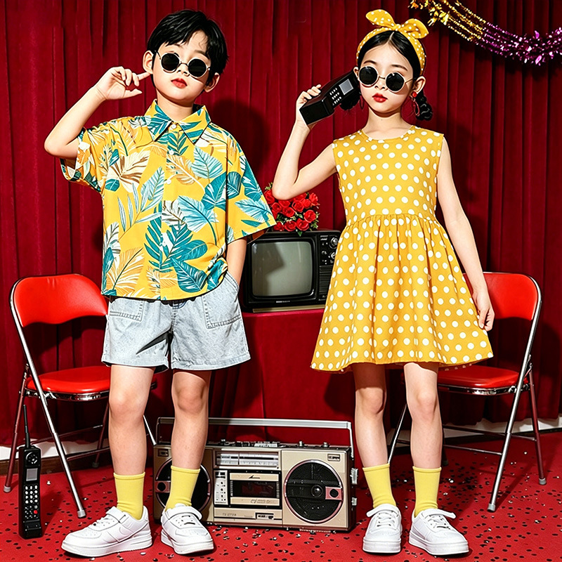 Children's June 1St Performance Costumes, 80S Retro Performance Outfits, 90S Nostalgic Sets, Boys and Girls Hong Kong Style Children's Clothing Children's June 1St Performance Costumes, 80S Retro Performance Outfits, 90S Nostalgic Sets, Boys and Girls Hong Kong Style Children's Clothing