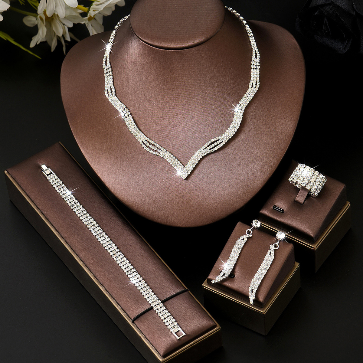 TEMU Amazon's best-selling bridal jewelry set: full-diamond fashion V-shaped necklace, earrings, bracelet set