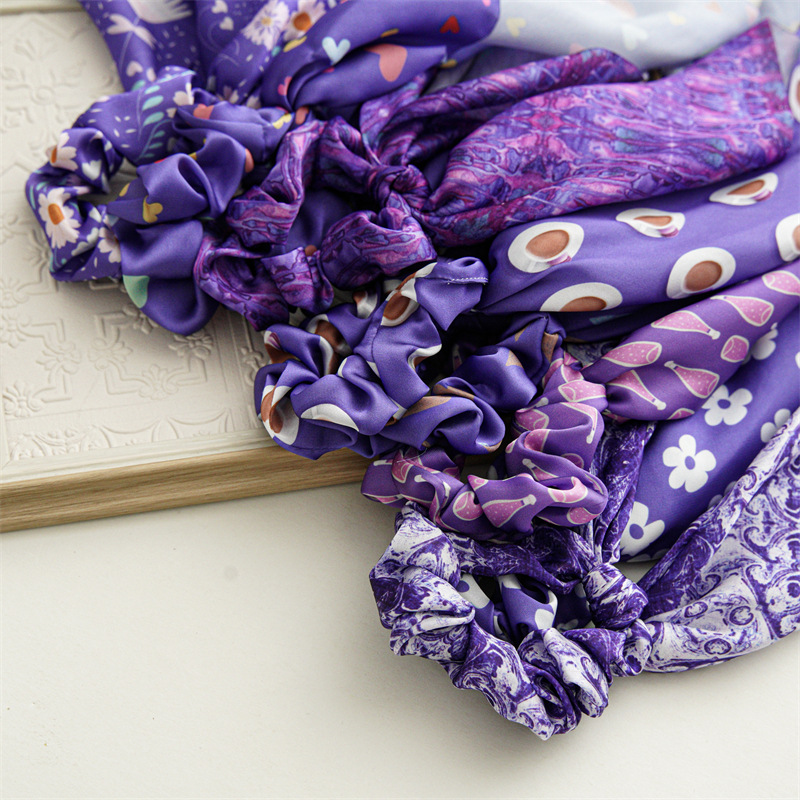 Fashion Printing Heart Shape Flower Satin Printing Pleated Hair Tie 1 Piece display picture 3