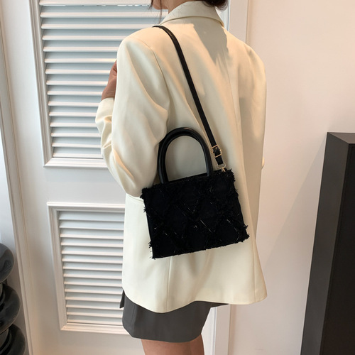 Retro handbag casual crossbody bag this year's popular bag for women  autumn new fashion simple small square bag