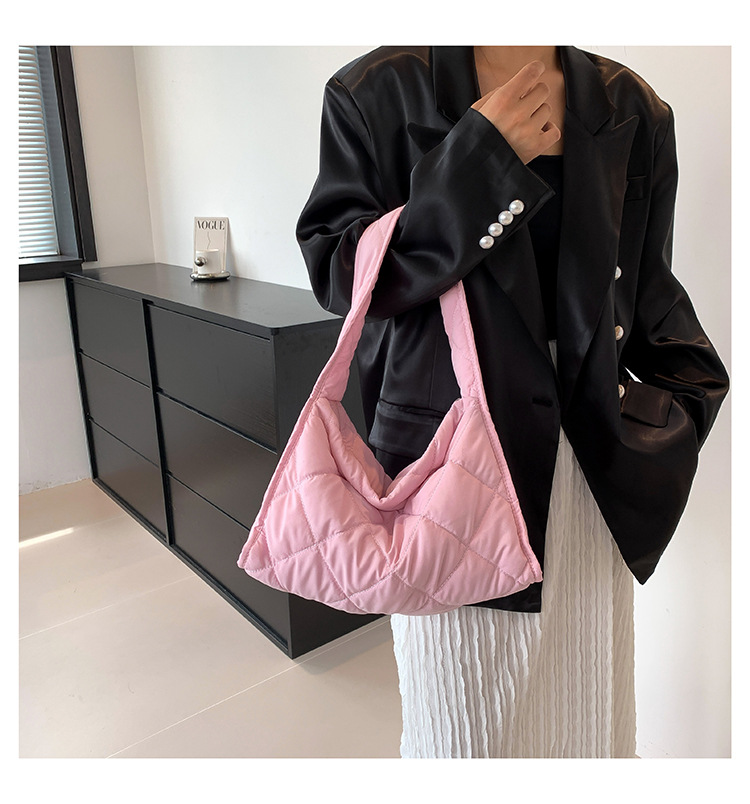 Women's Medium All Seasons Nylon Solid Color Basic Square Zipper Shoulder Bag Underarm Bag display picture 2