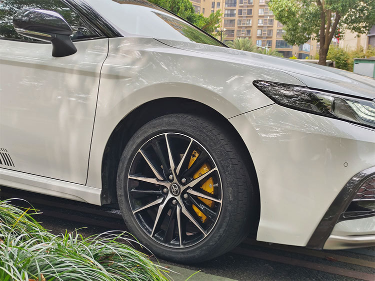 Suitable for Toyota Camry brake caliper cover modification for Highlander, aluminum alloy Weilanda, Fenglanda, Weisa, CHR2
