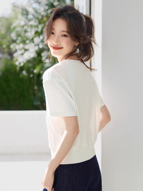 哥家商场同款女装2025夏季休闲百搭设计感下摆开叉装饰扣短袖T恤|undefined