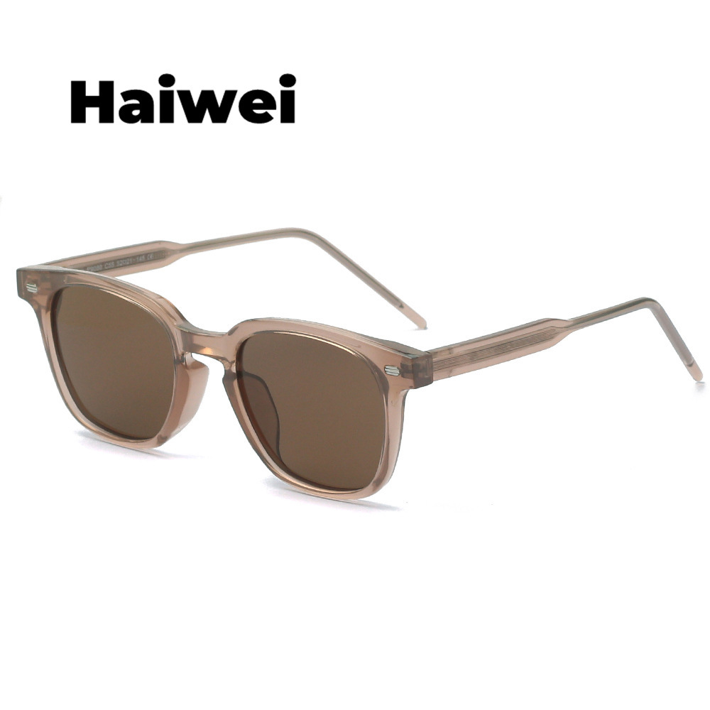 Fashionable sunglasses for men and women