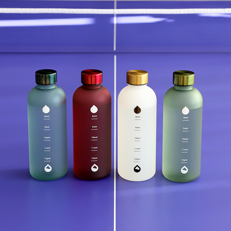 Taza de plástico de color sólido simple y de alto nivel, taza de agua espacial de gran capacidad, taza de agua esmerilada de alta calidad