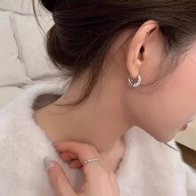 ���W�ʯȦȦ����Ů���ŕr�к��s����P���A�o����Ů�p�ݸ߼���