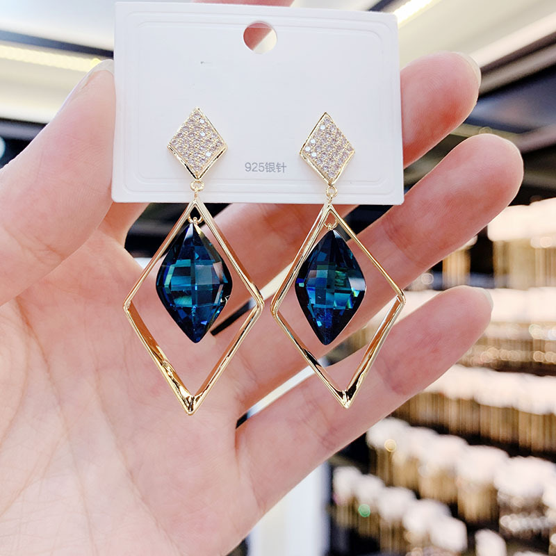 Korean Blue Geometric Diamond Earrings display picture 1