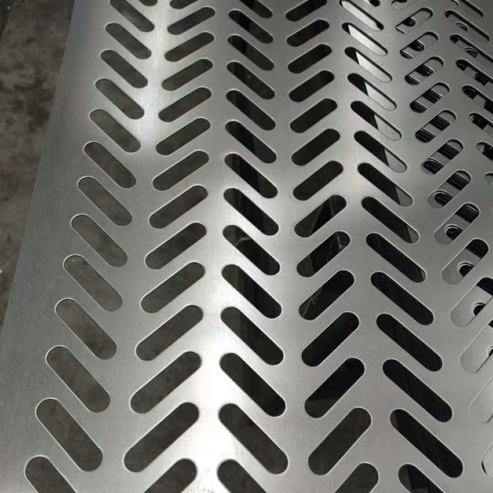 万诺 加工八字排列冲孔网板 冲孔镀锌板长圆孔 铁皮人字排列网板