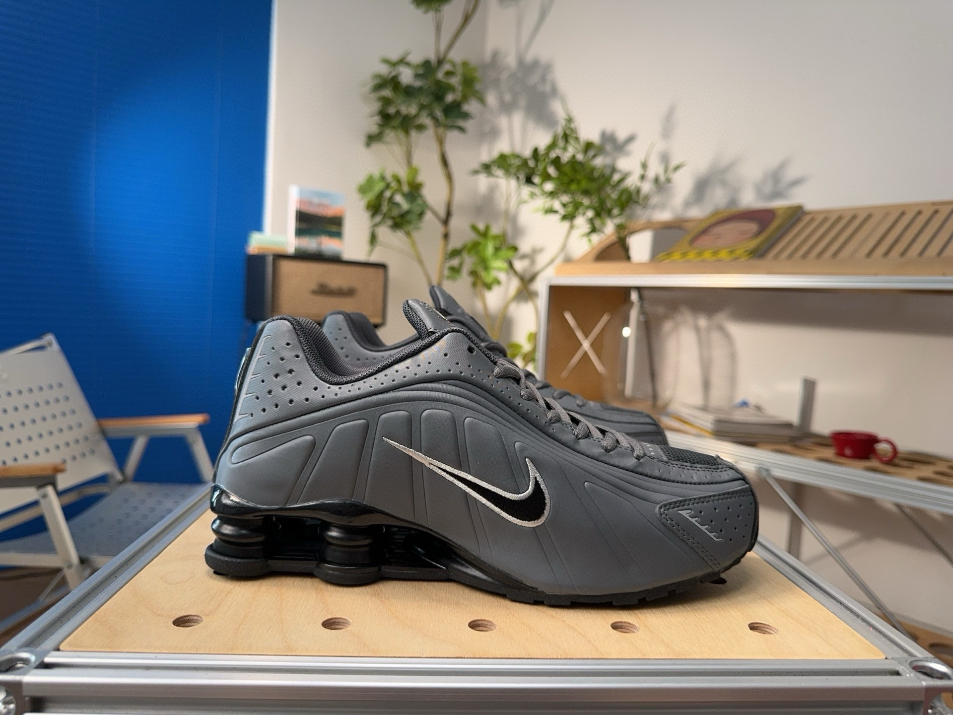 Nike Shox R4 OG Neymar Jr. Metallic Silver BV1387-002