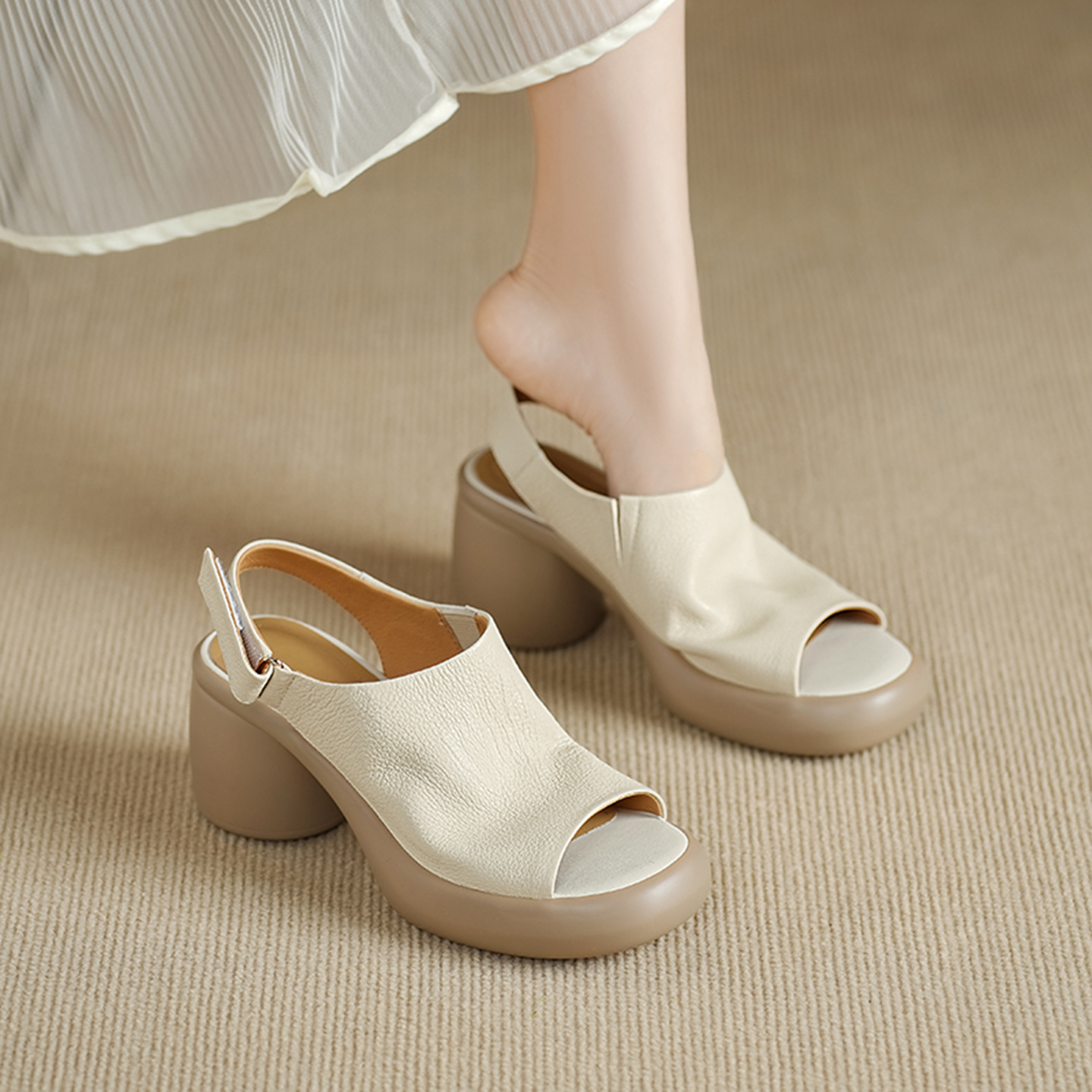 Sandal nữ cao gót mũi hở da cừu quai một từ khóa — màu trắng ngà