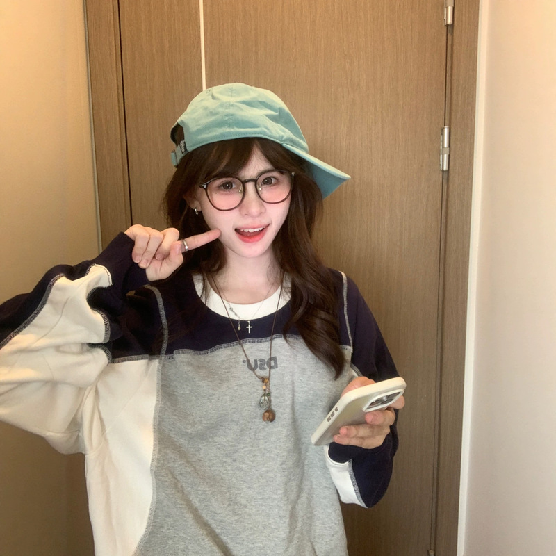 American college style raglan long-sleeve t-shirt for girls, early autumn, loose and casual style top for middle and high school students American college style raglan long-sleeve t-shirt for girls, early autumn, loose and casual style top for middle and high school students