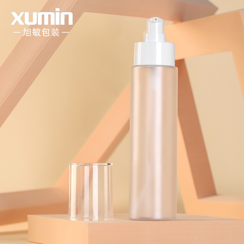 En stock Xumin 120ml blanco cabeza de la bomba botella de la prensa transparente cubierta completa botella de loción 150ml esmerilado botella de spray para mascotas