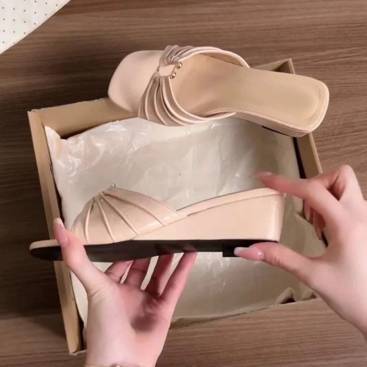 2026 verano nuevo estilo dulce estilo de moda versátil hombre pequeño poco profundo talón cuadrado de los dedos de la cabeza con zapatillas de mujer image 4