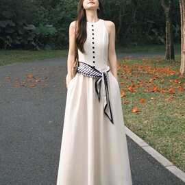 白色背心连衣裙女2026春夏季新款巨好看漂亮绝美法式韩系收腰气质