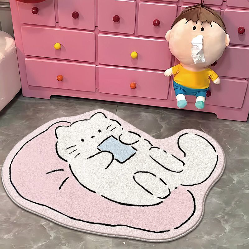휴대폰을 가지고 노는 새끼 고양이 등받이