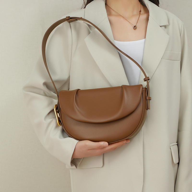 Women's Cowhide Pleated Underarm Saddle Bag - 2