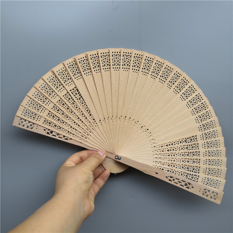8 pulgadas ventilador de madera de incienso completo venta al por mayor características chinas de regalo ventilador de madera de sádalo ventilador plegable ventilador de exportación